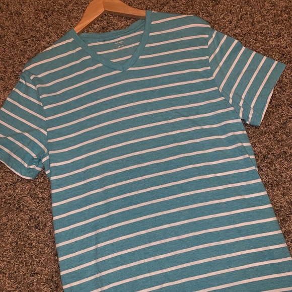 Old Navy V-Neck & Marc Anthony - Picture 1 of 2